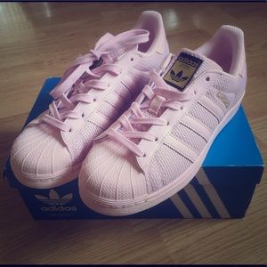 Super rare pink shell toes